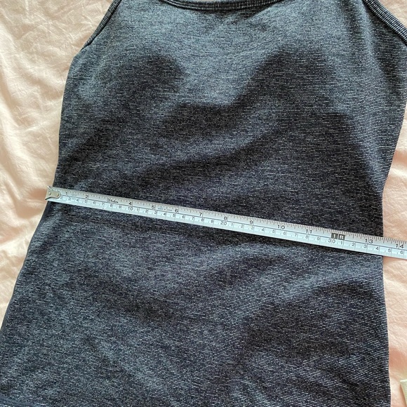 Lululemon Racer Back - Picture 4 of 5